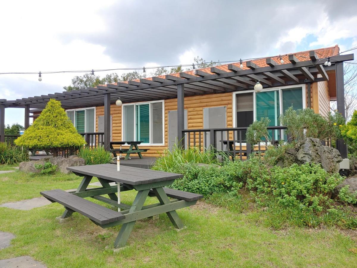 Jeju Oreum Pension Exteriör bild