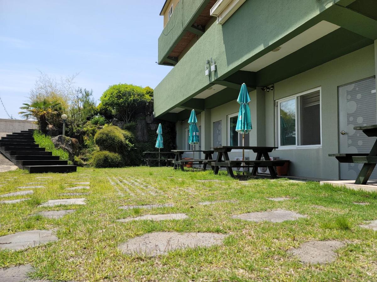 Jeju Oreum Pension Exteriör bild