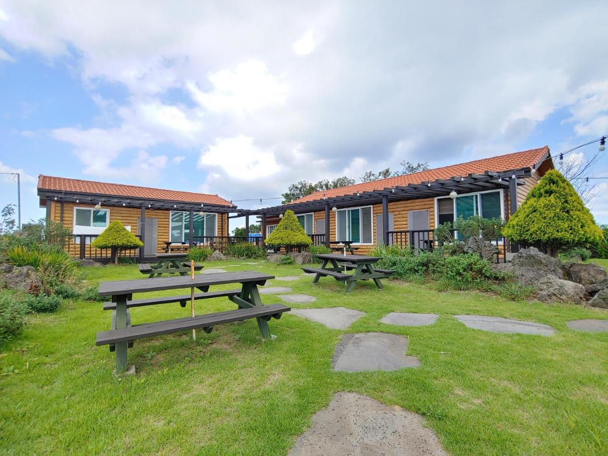 Jeju Oreum Pension Exteriör bild